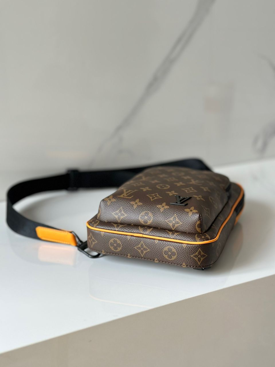Avenue Sling Bag