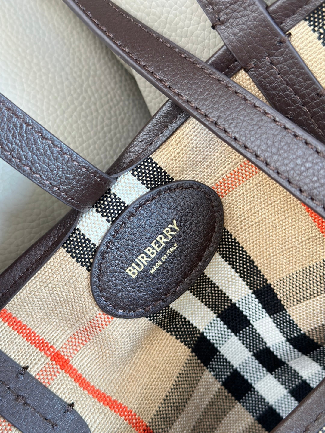 Bolsa Burberry Medium Highlands Tote
