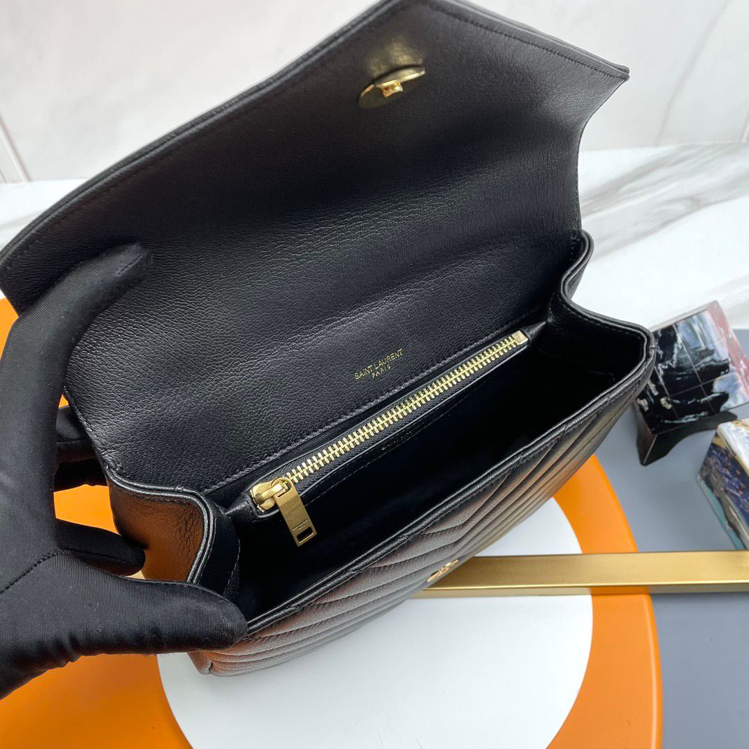 Saint Laurent College Preta