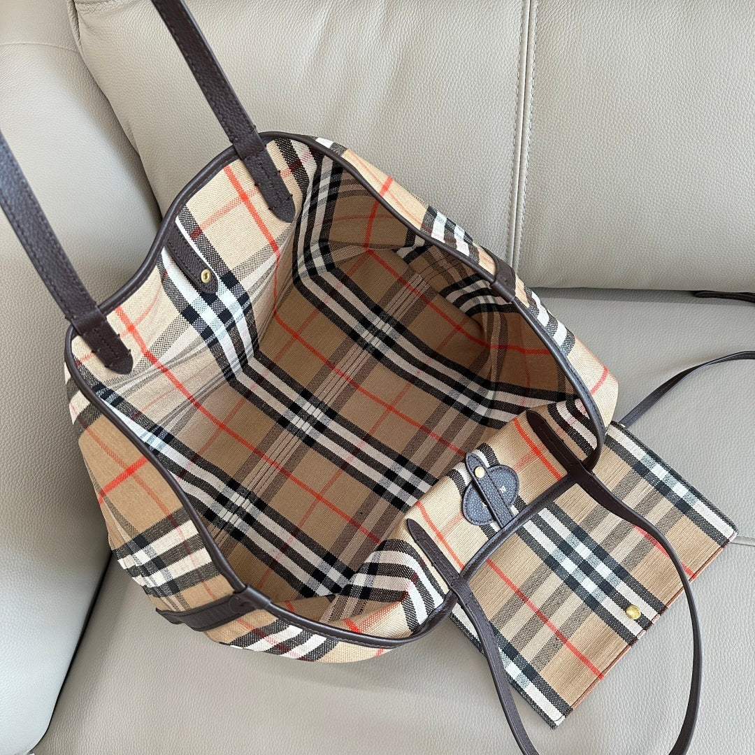 Bolsa Burberry Medium Highlands Tote