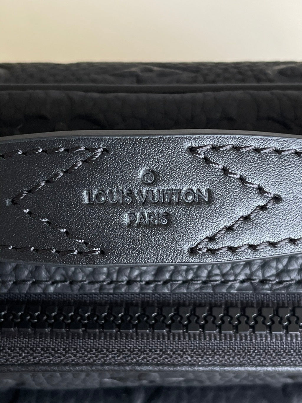 S-lock Messenger Monogram Black