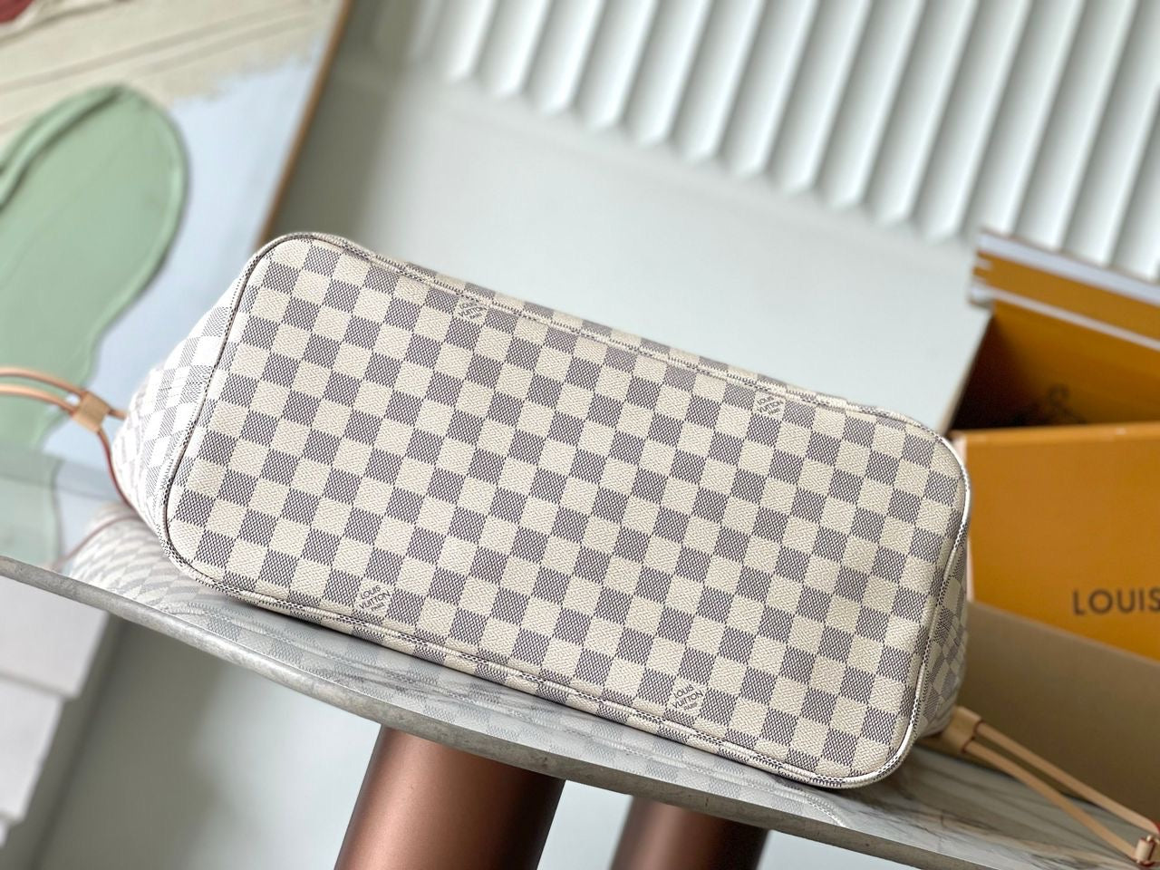 Lv Neverfull Inside Out MM White