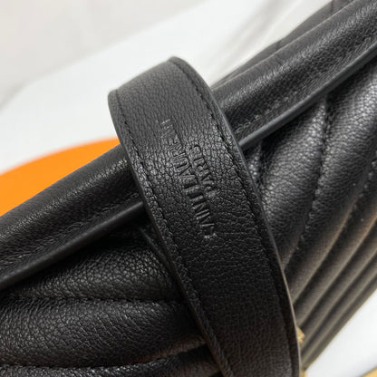 Saint Laurent College Preta