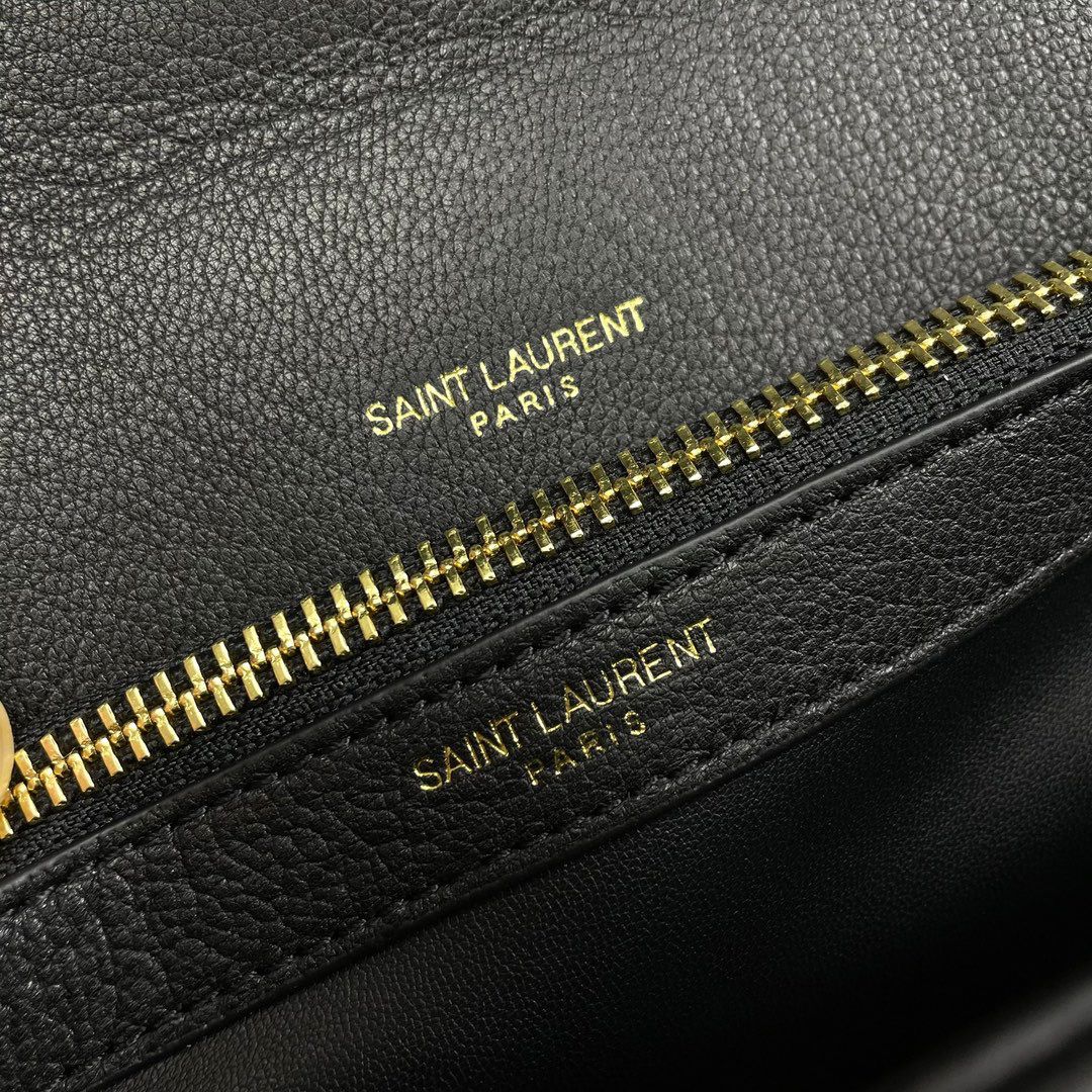 Saint Laurent College Preta